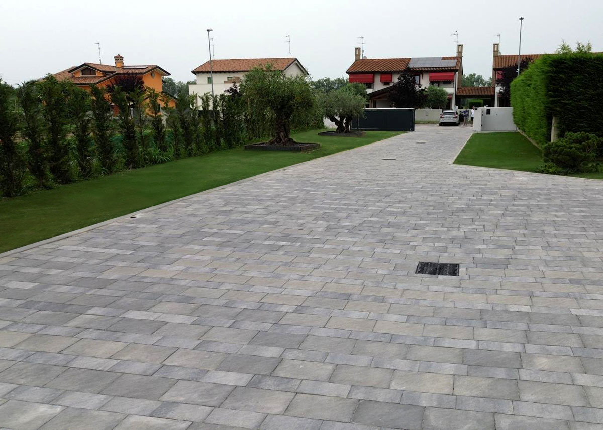 Platea Pavimentazione cortile abitazione privata