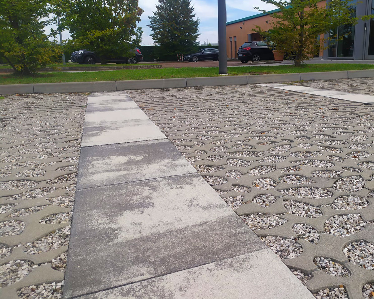 Masegno posa per divisori parcheggi auto